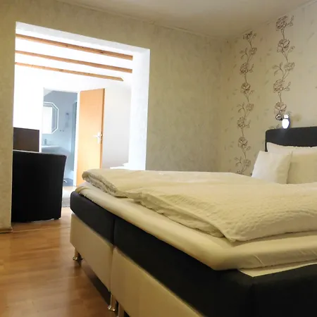 Hotel Pension am Kurmittelhaus-2